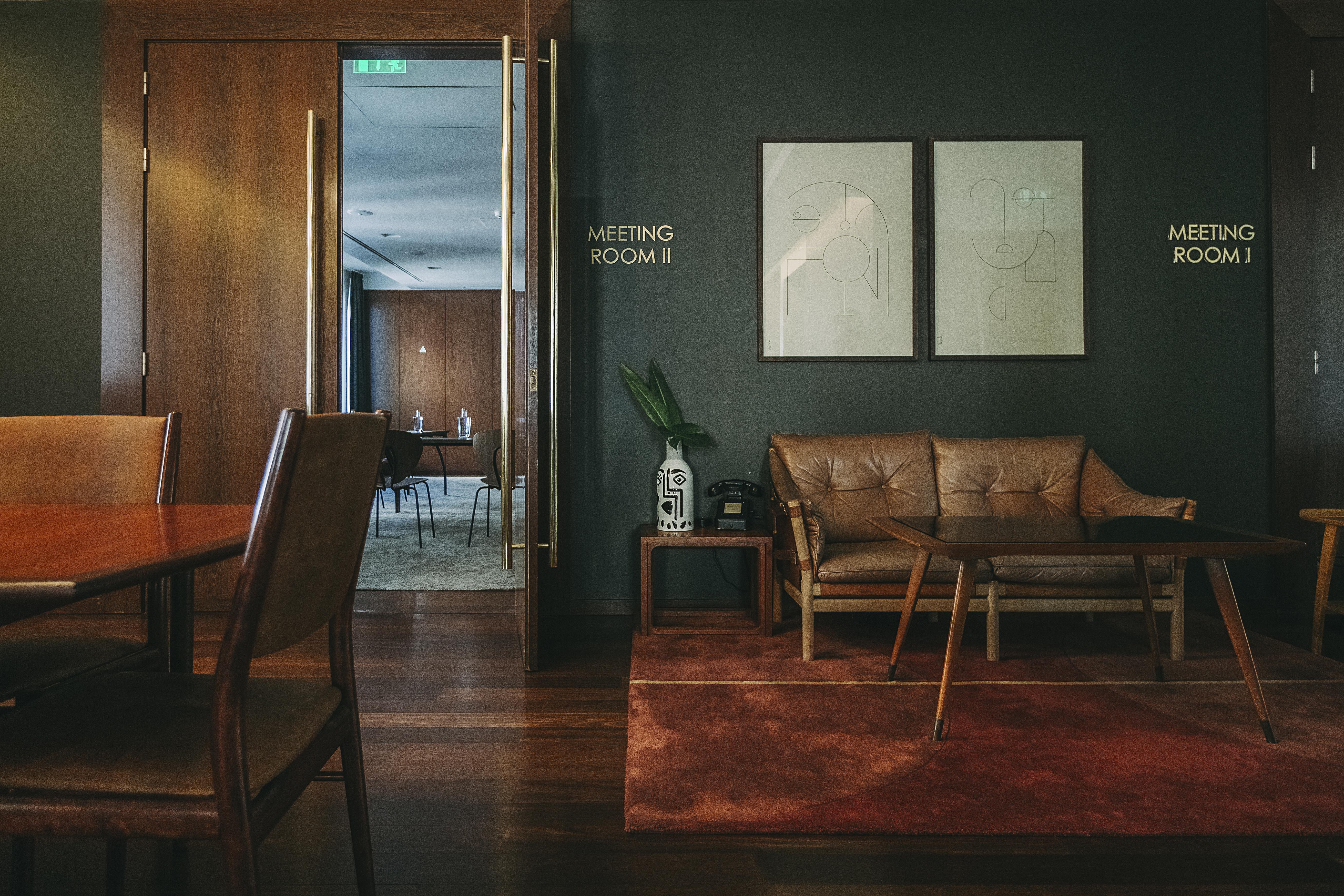 The Vintage Hotel & Spa Лиссабон Экстерьер фото Meeting room at the office of the Prime Minister