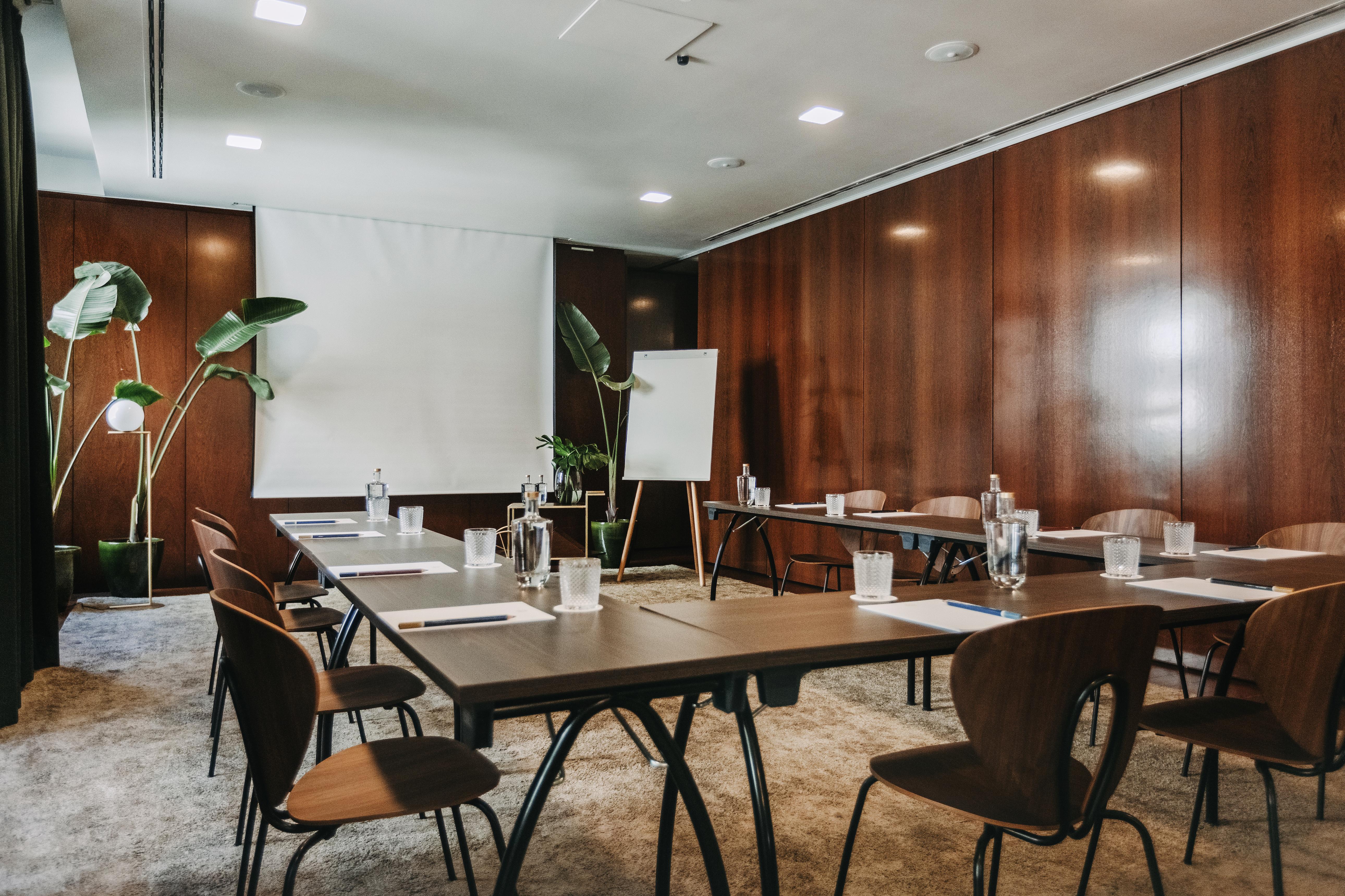 The Vintage Hotel & Spa Лиссабон Экстерьер фото Meeting room at WeWork in Amsterdam